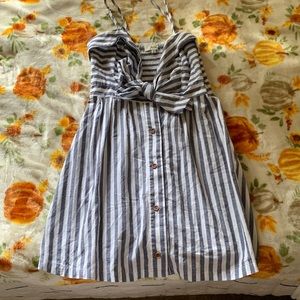 Australian dress fits like xs